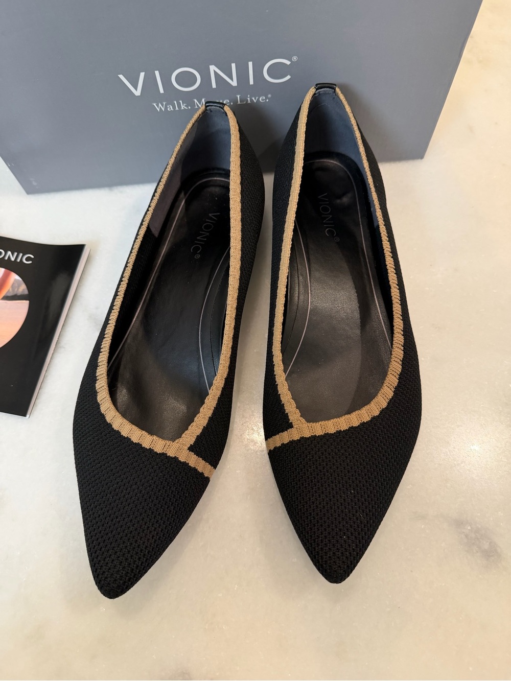 Vionic Black Knit Pointed Flats with Tan Trim Dahlia 10M